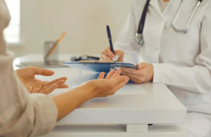 Persona presso uno studio medico 
