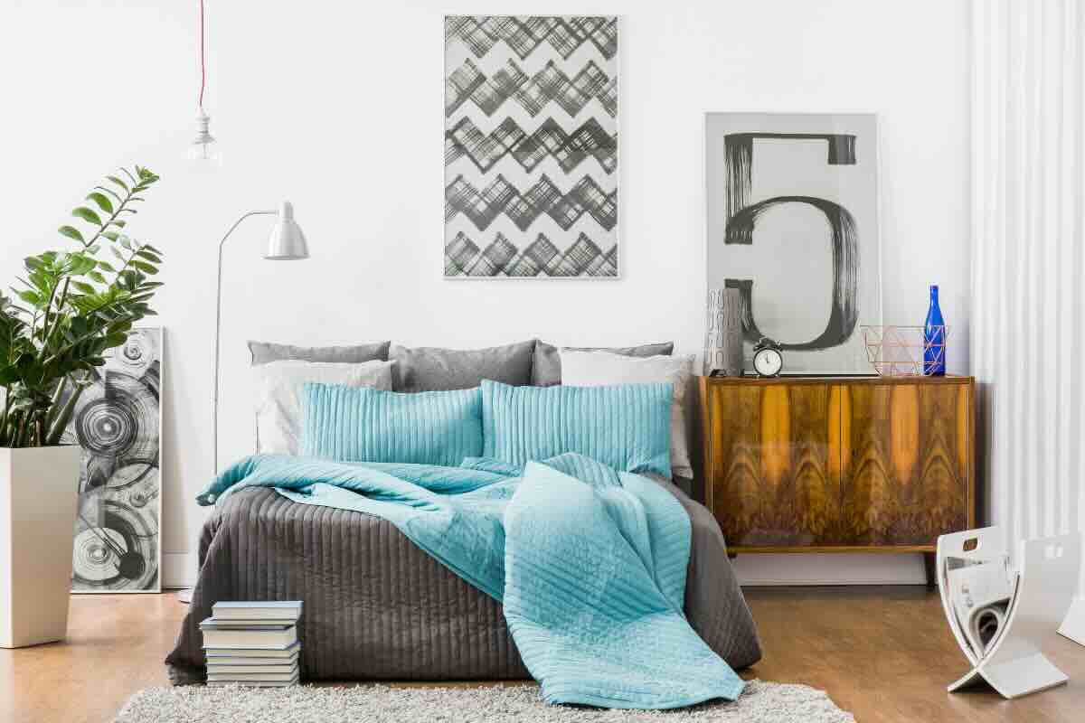 camera da letto arredata elegantemente