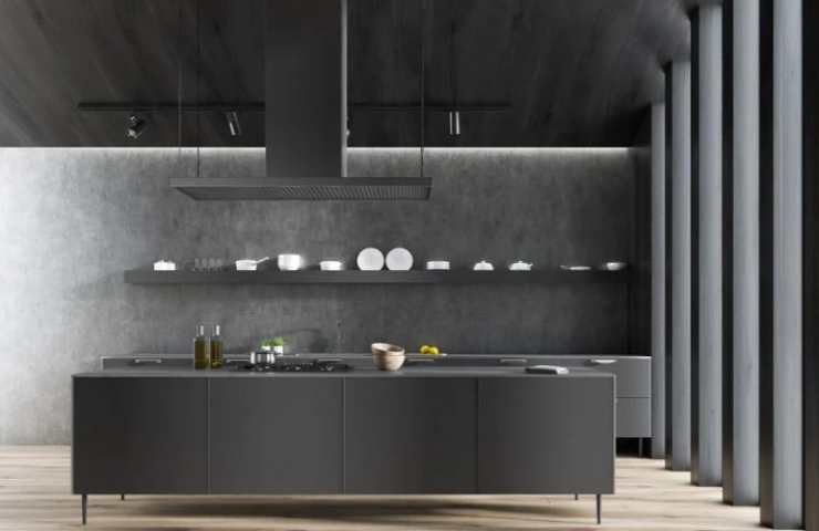 Cucina grigia ordinata