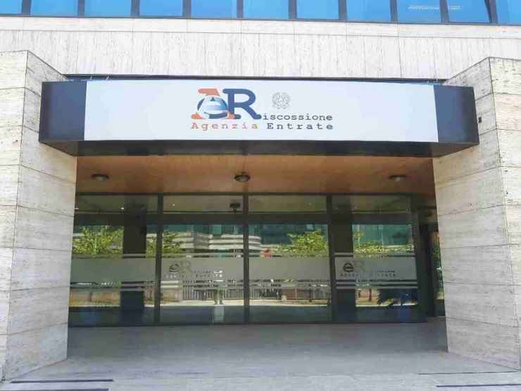 ufficio di uno stabile dell'agenzia delle entrate
