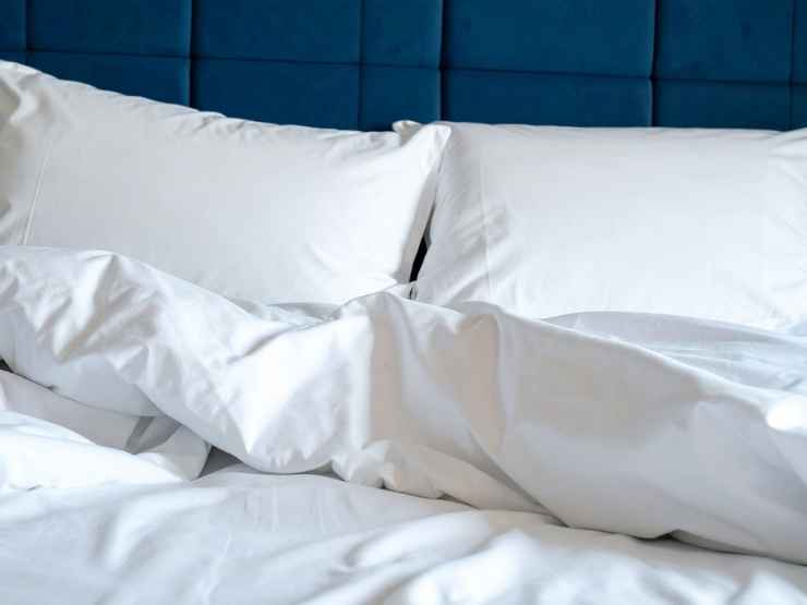 letto primo piano dei cuscini