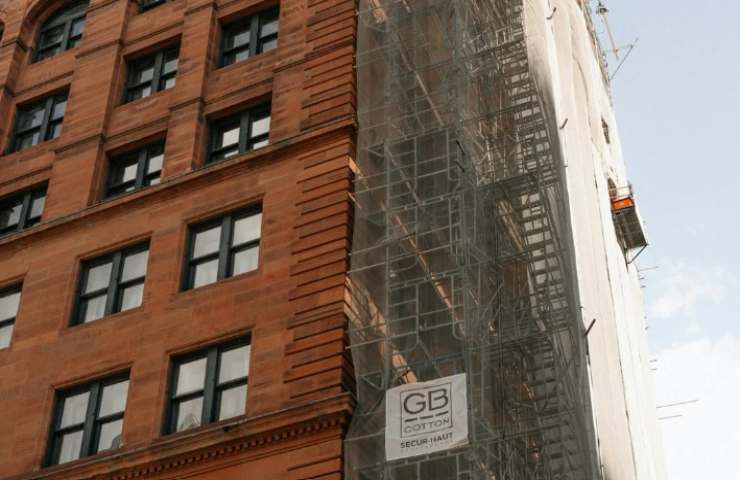 palazzo in ristrutturazione 