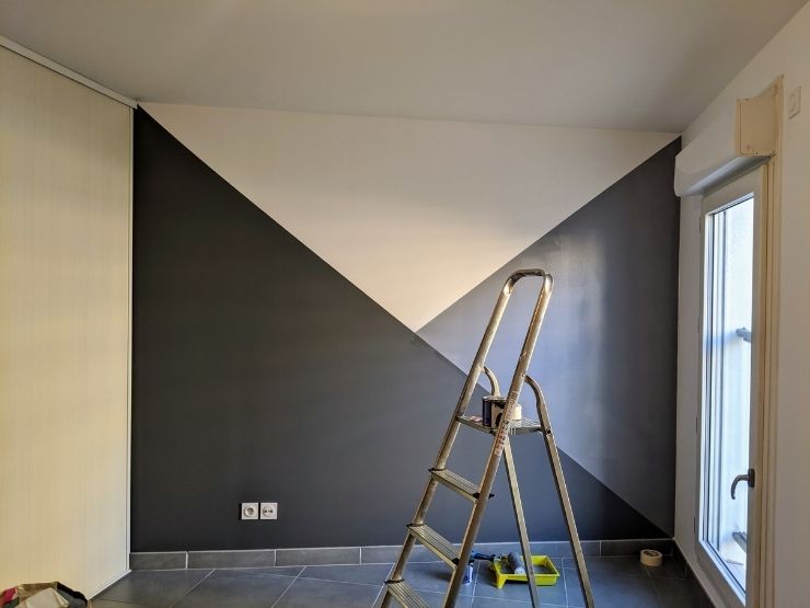 prete di casa con pittura geometrica