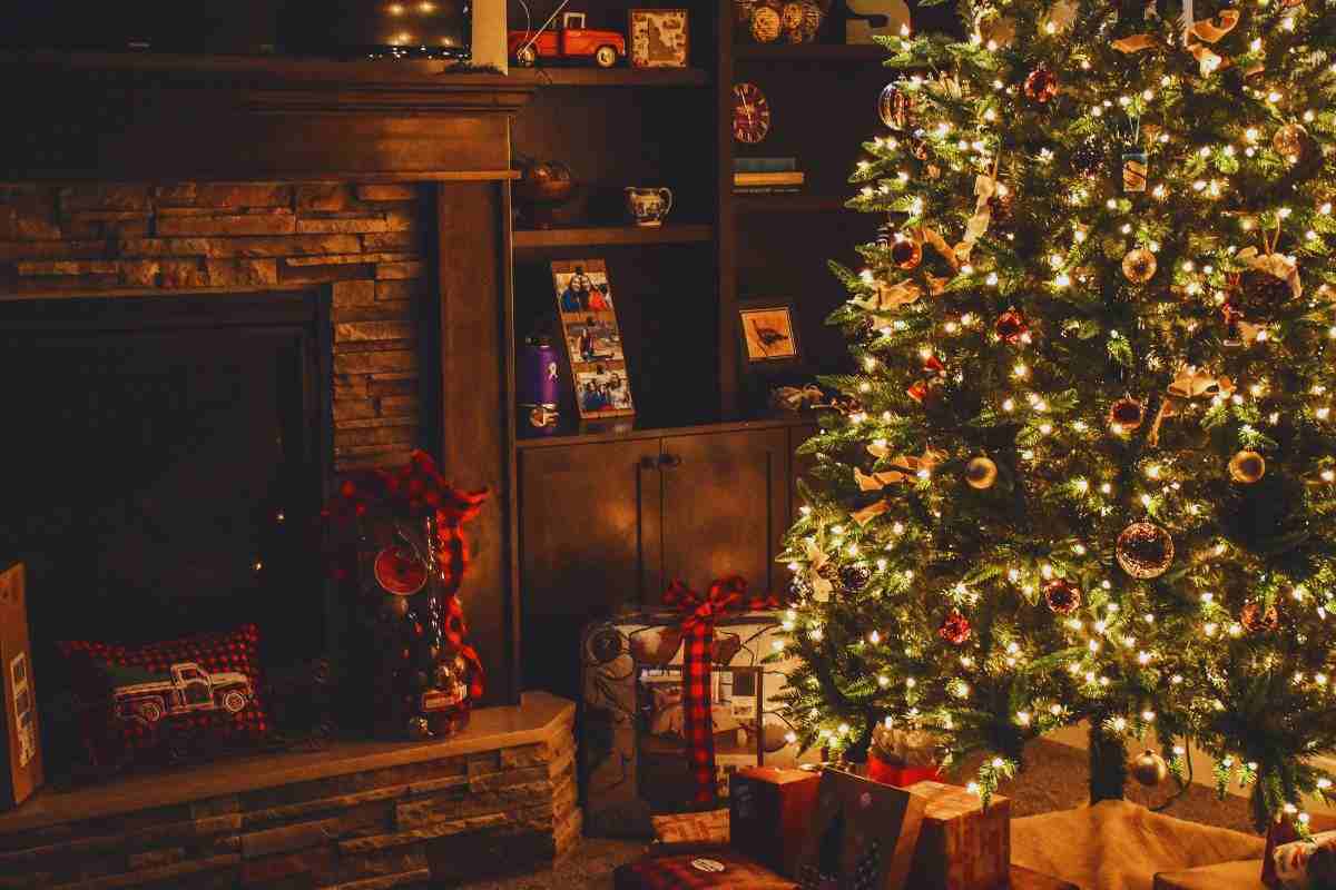 Albero di Natale illuminato