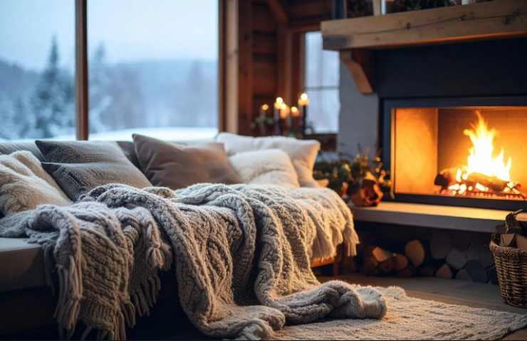 camino acceso in salone