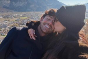 Cecilia Rodriguez e Ignazio Moser teneramente abbracciati