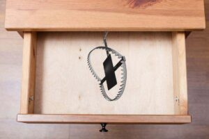 Trappola dentro un cassetto