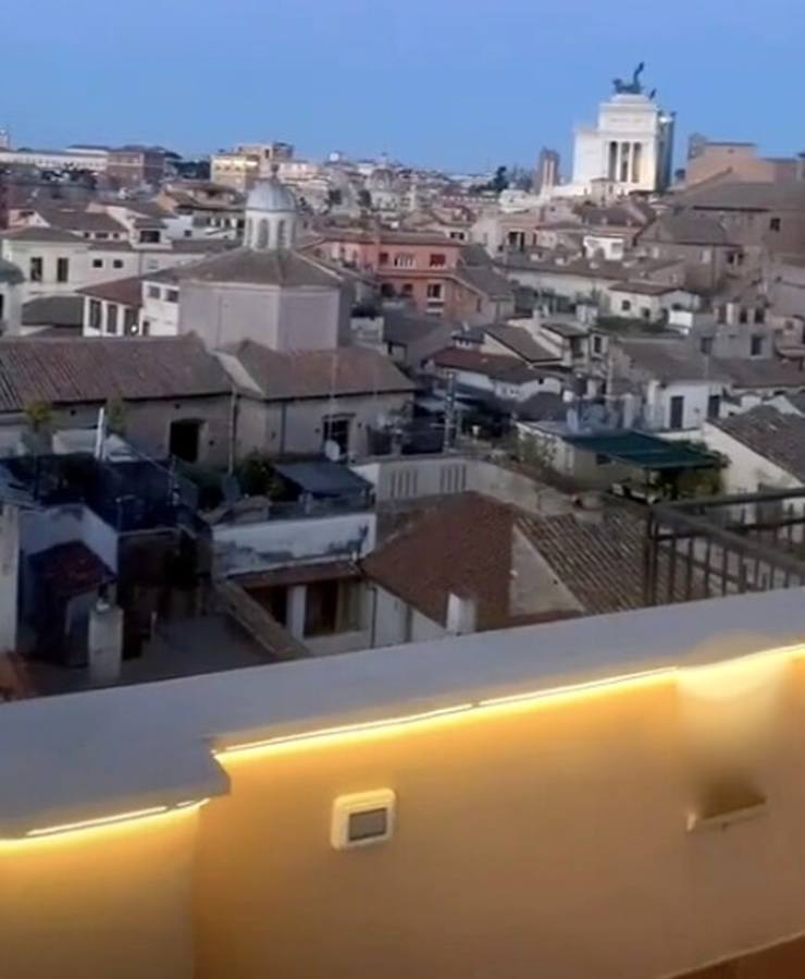 Il terrazzo panoramico di Mara Venier che offre una splendida vista di Roma