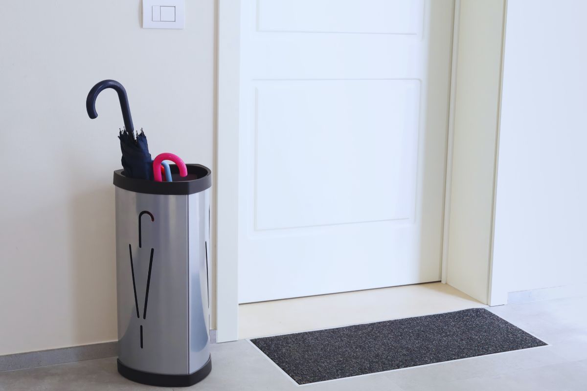 Porta d'ingresso di un appartamento