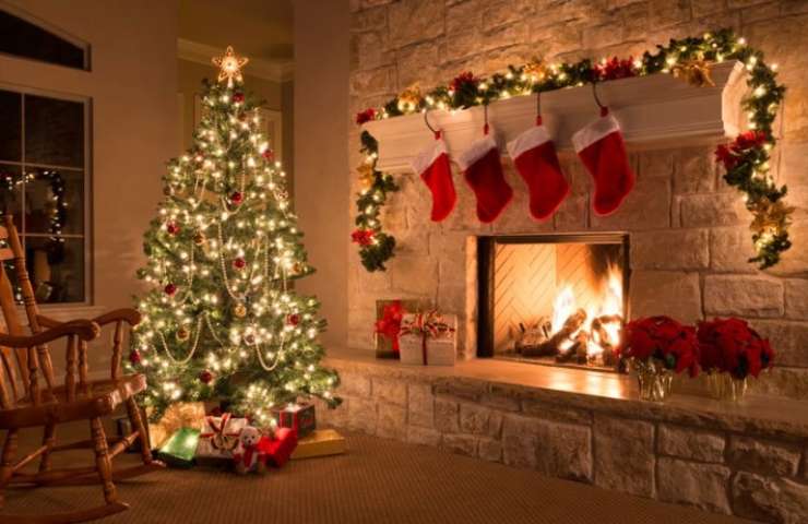 casa addobbata per le feste di natale