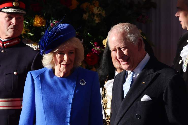 Re Carlo III insieme alla Regina Camilla